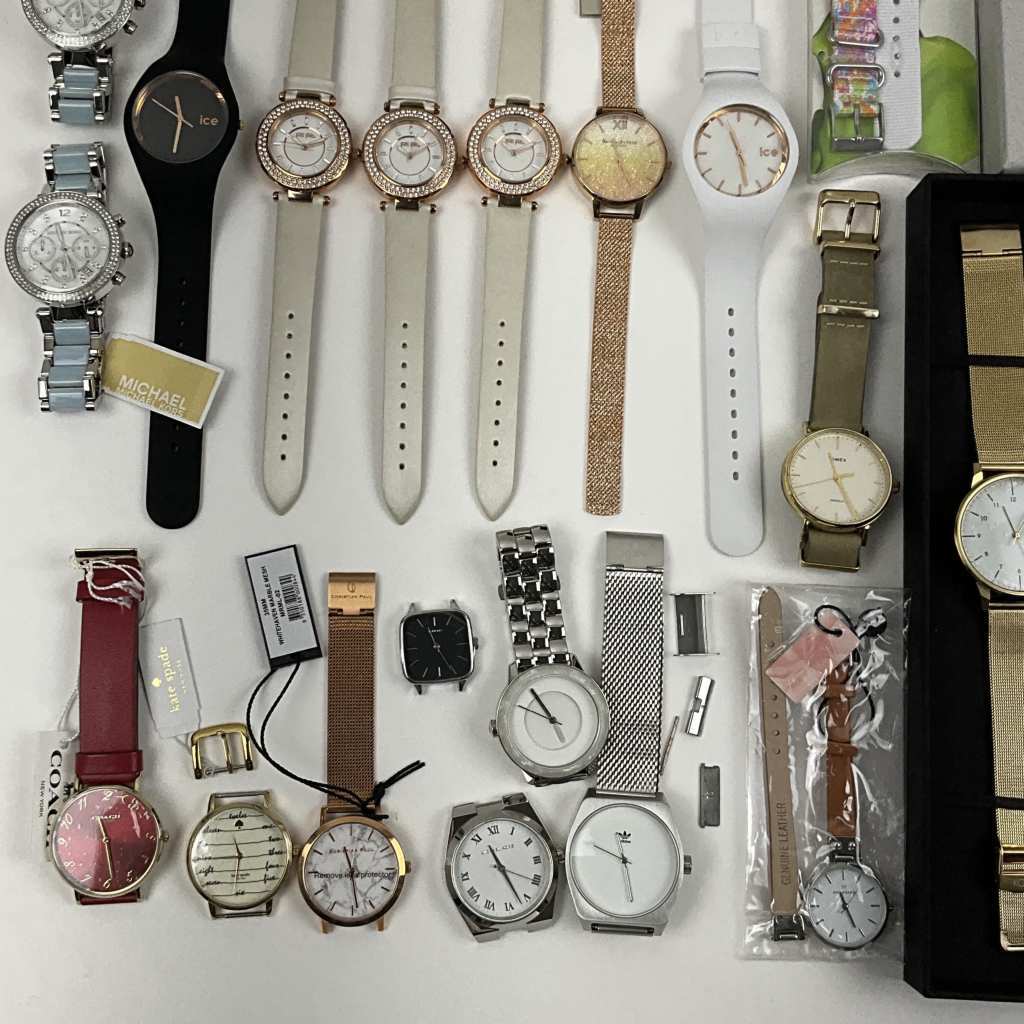 [ジャンク品] 腕時計 約42点セット 大量 処分 まとめ売り クロノグラフ アナログ 部品取りにおすすめの画像4