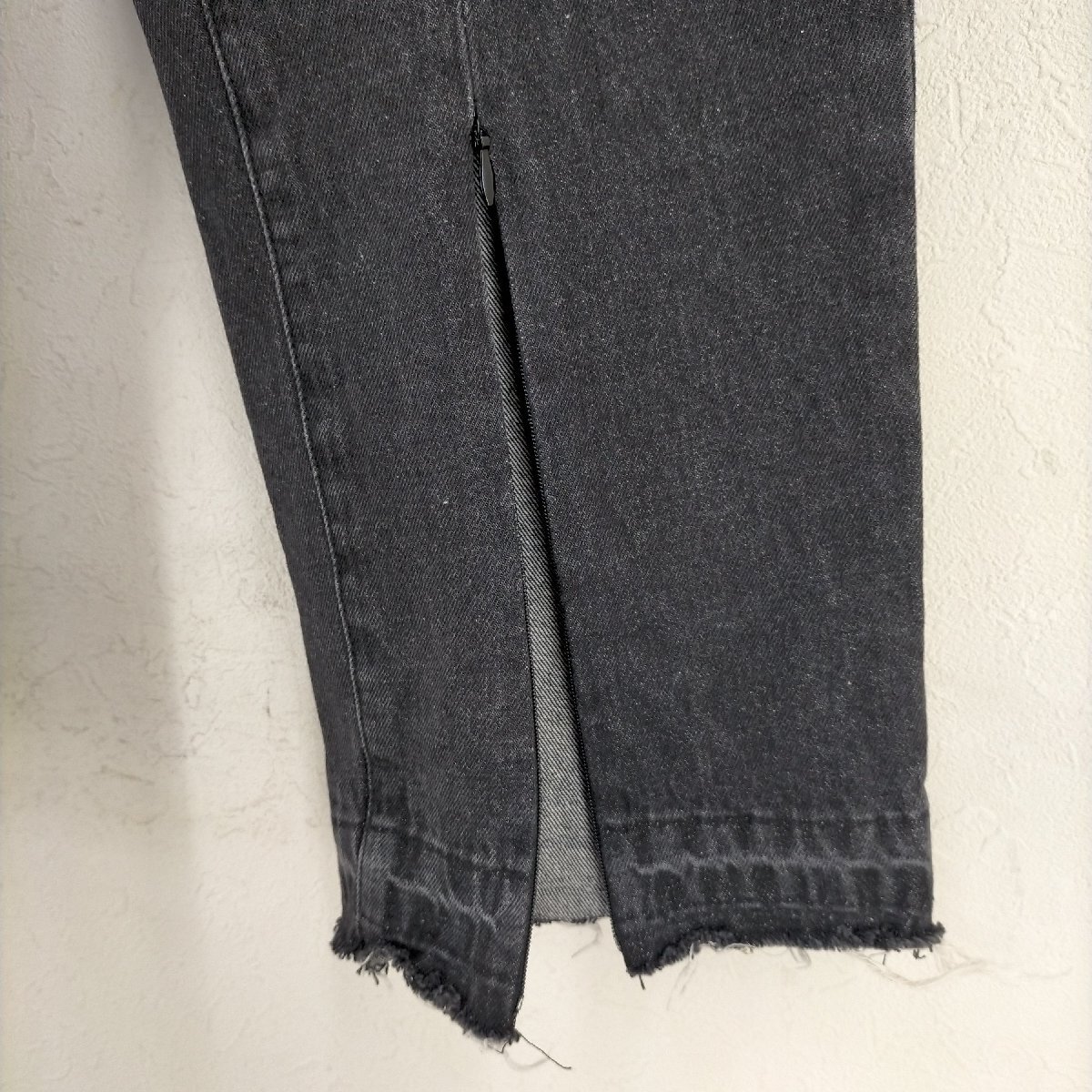 VICTIM(ヴィクティム) 21SS WASHED DENIM PANTS センタースリット デニムパン 中古 古着 0755_画像5