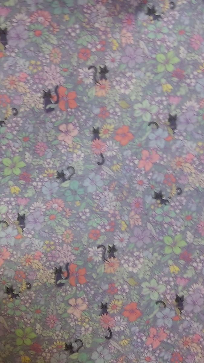 nora ♪お花と黒ネコ(紫地)ラミネート　長さ約31cm 巾約110cm　はぎれ