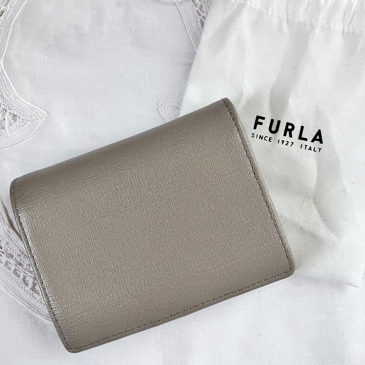 フルラFURLA  2つ折りレザー財布