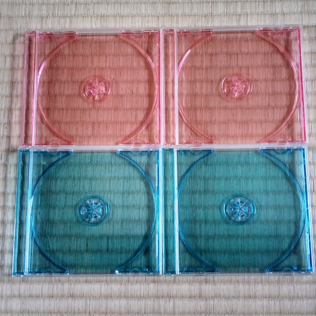 ★ 即決 中古 美品 ★ ４枚セット CD/DVDプラケース 1cmタイプ ピンク2枚/青2枚の画像1