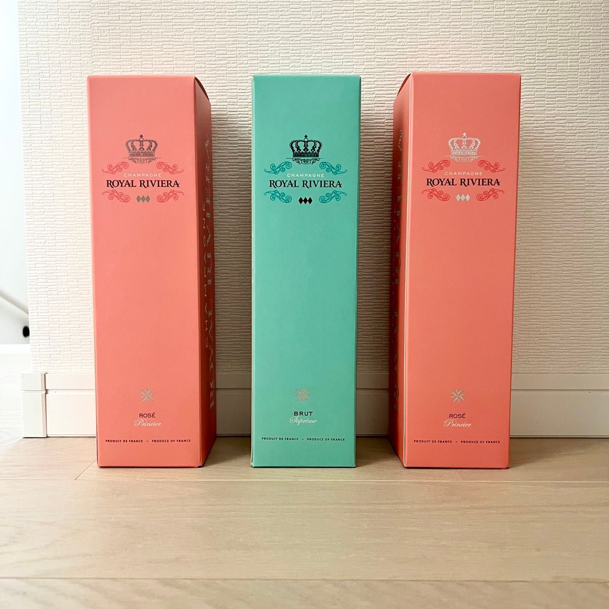 新品未開栓ロイヤルリビエラ シャンパン 紅白 750ml×3本ロゼ 新品未開栓ロイヤルリビエラ シャンパン 紅白 750ml×3本ロゼ