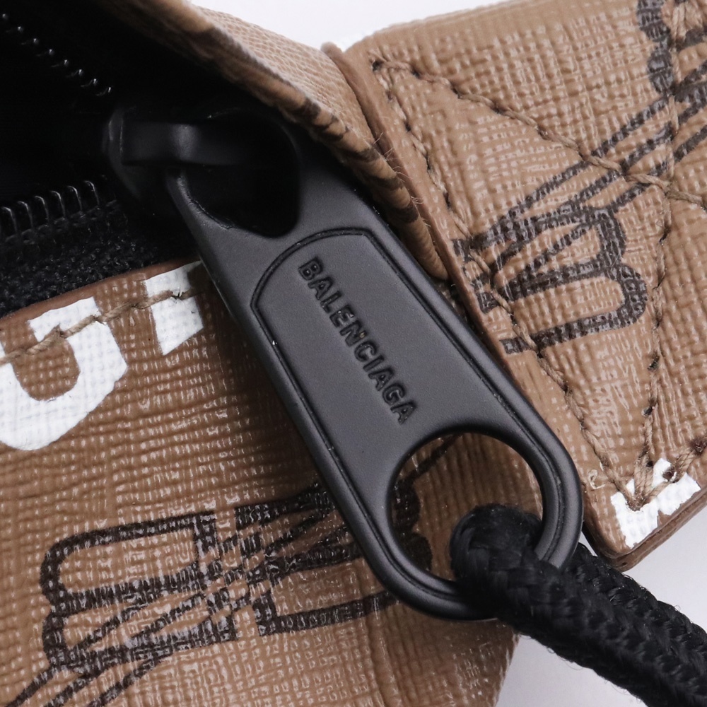 【VIPセール】バレンシアガ SIGNATURE BELTPACK M 1061 BALENCIAGA SIGNATURE BELTPACK ブラウン 713042 バレンシアガ