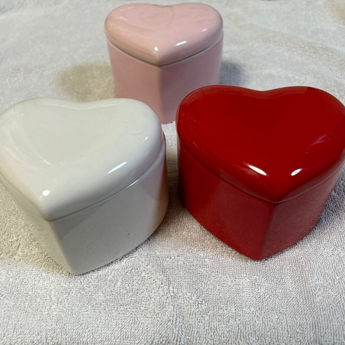 ハート型　小鉢　小物入れ　赤、白、ピンク　　計３個