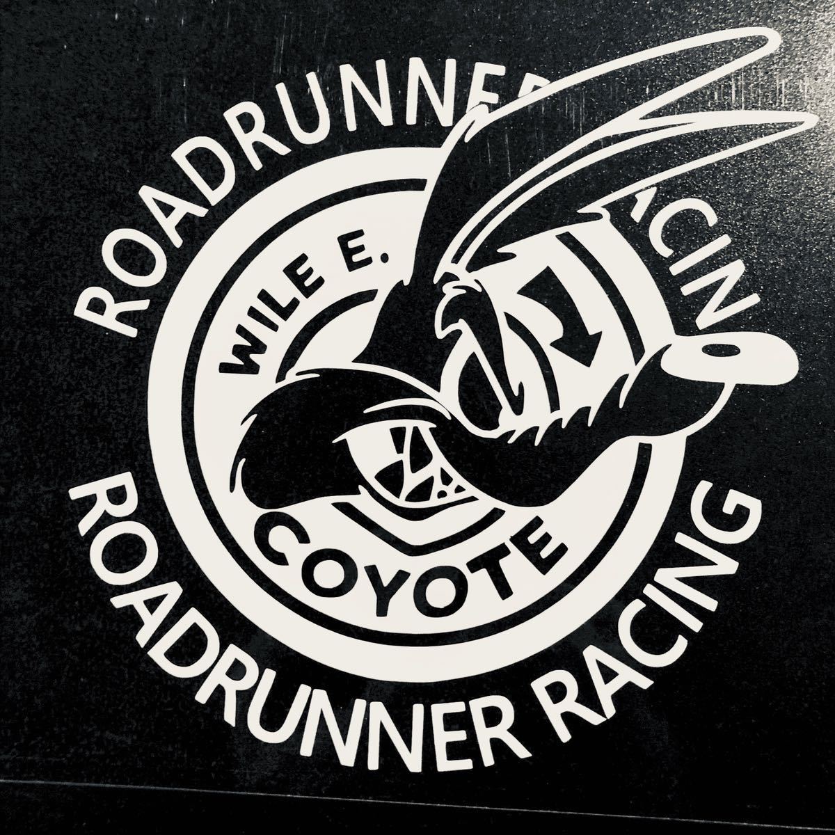 ステッカー ロードランナーのコヨーテ Wile E. Coyote ホワイト　ROADRUNNER RACING_画像1