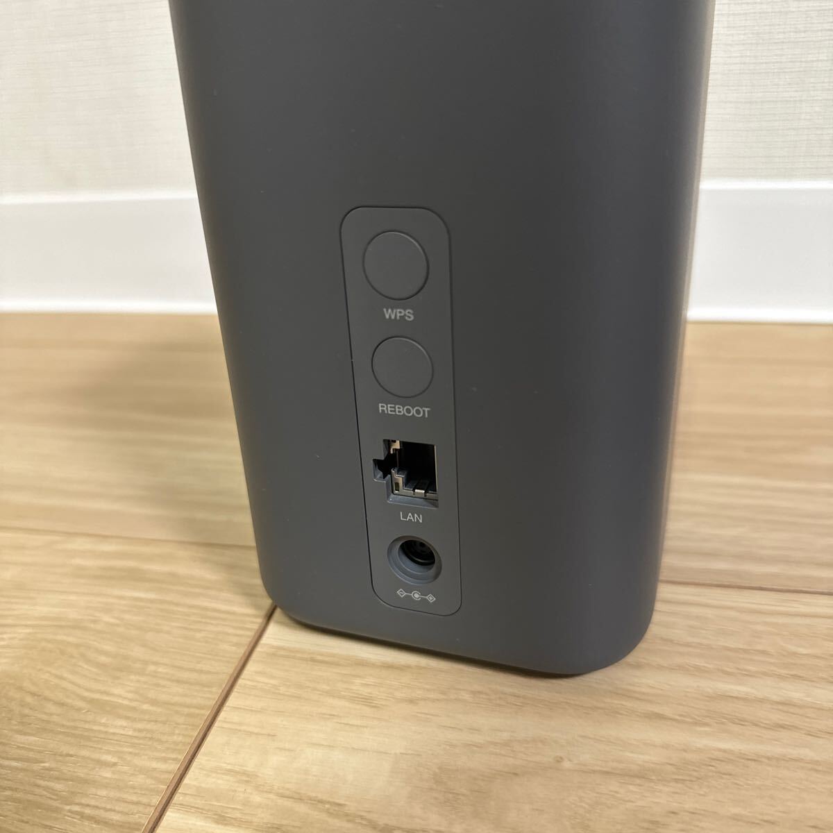 NTTドコモ ホームルーター home 5G HR01 中古品の画像3