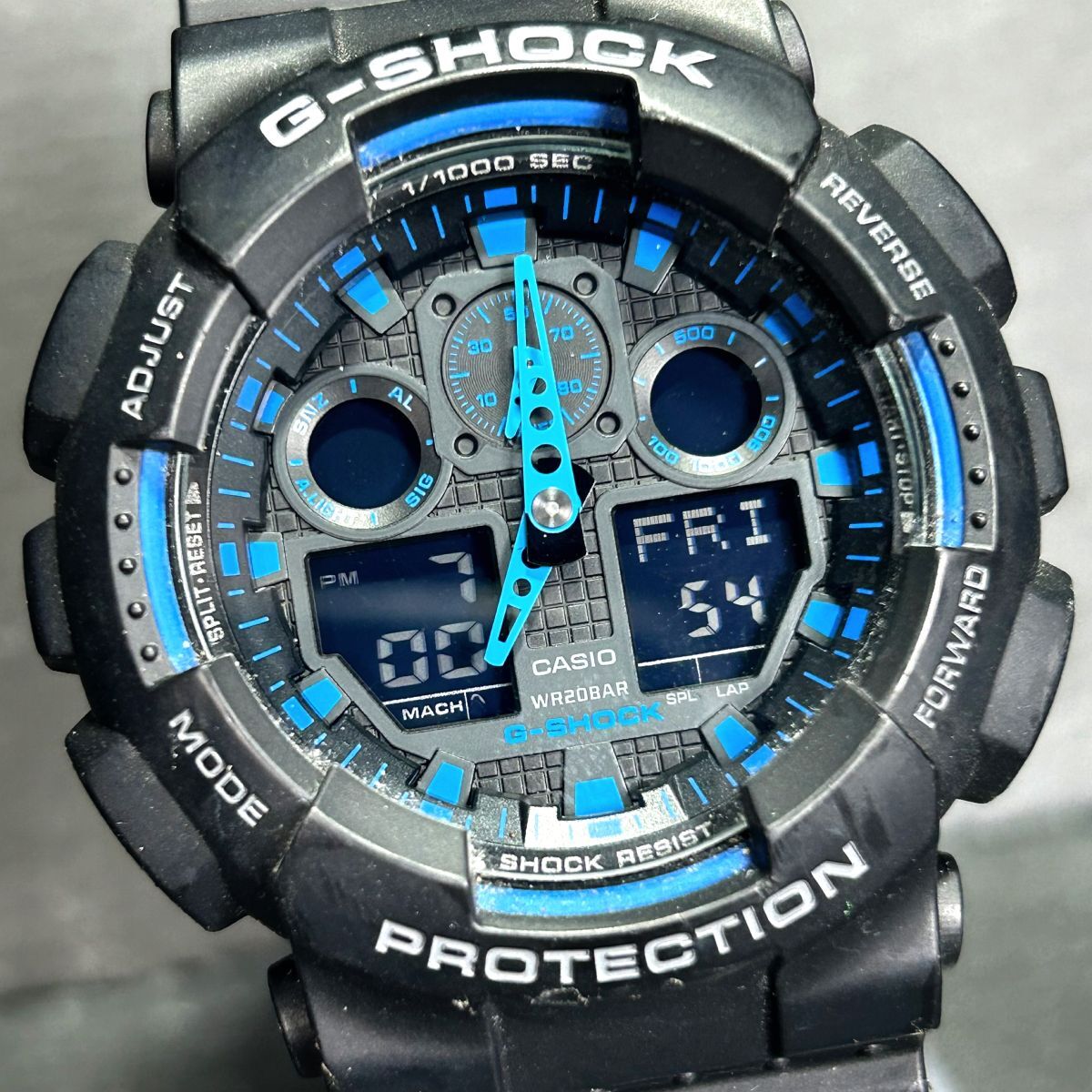 美品 CASIO カシオ G-SHOCK ジーショック GA-100-1A2 腕時計 クオーツ アナデジ 多機能 ステンレススチール 新品電池交換済み 動作確認済み_画像1