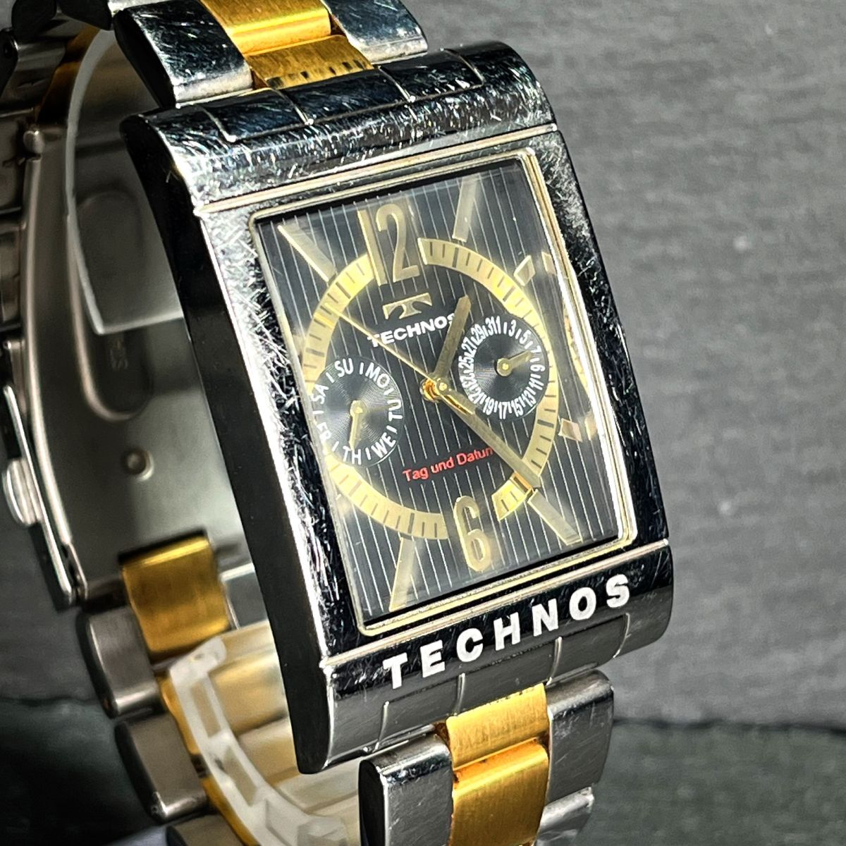 TECHNOS テクノス T2046GB メンズ 腕時計 アナログ クオーツ 3針 デイデイト ブラック文字盤 コンビカラー ステンレス 新品電池交換済み_画像3
