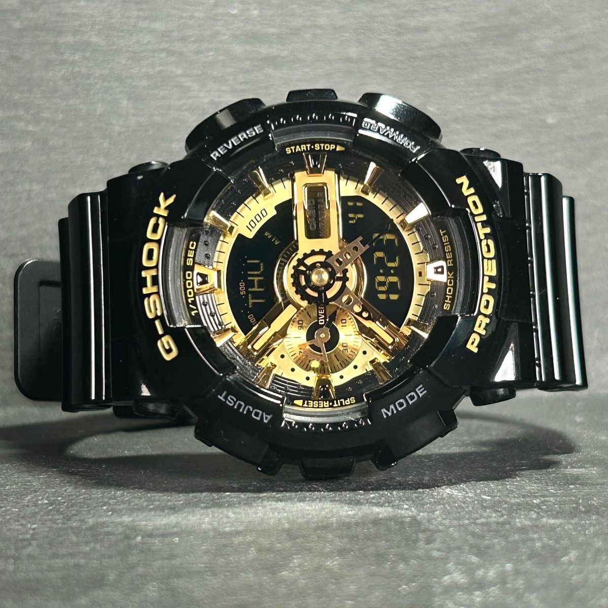 美品 CASIO カシオ G-SHOCK ジーショック GA-110GB-1A 腕時計 アナデジ 多機能 ステンレススチール ブラック×ゴールド 動作確認済み_画像4