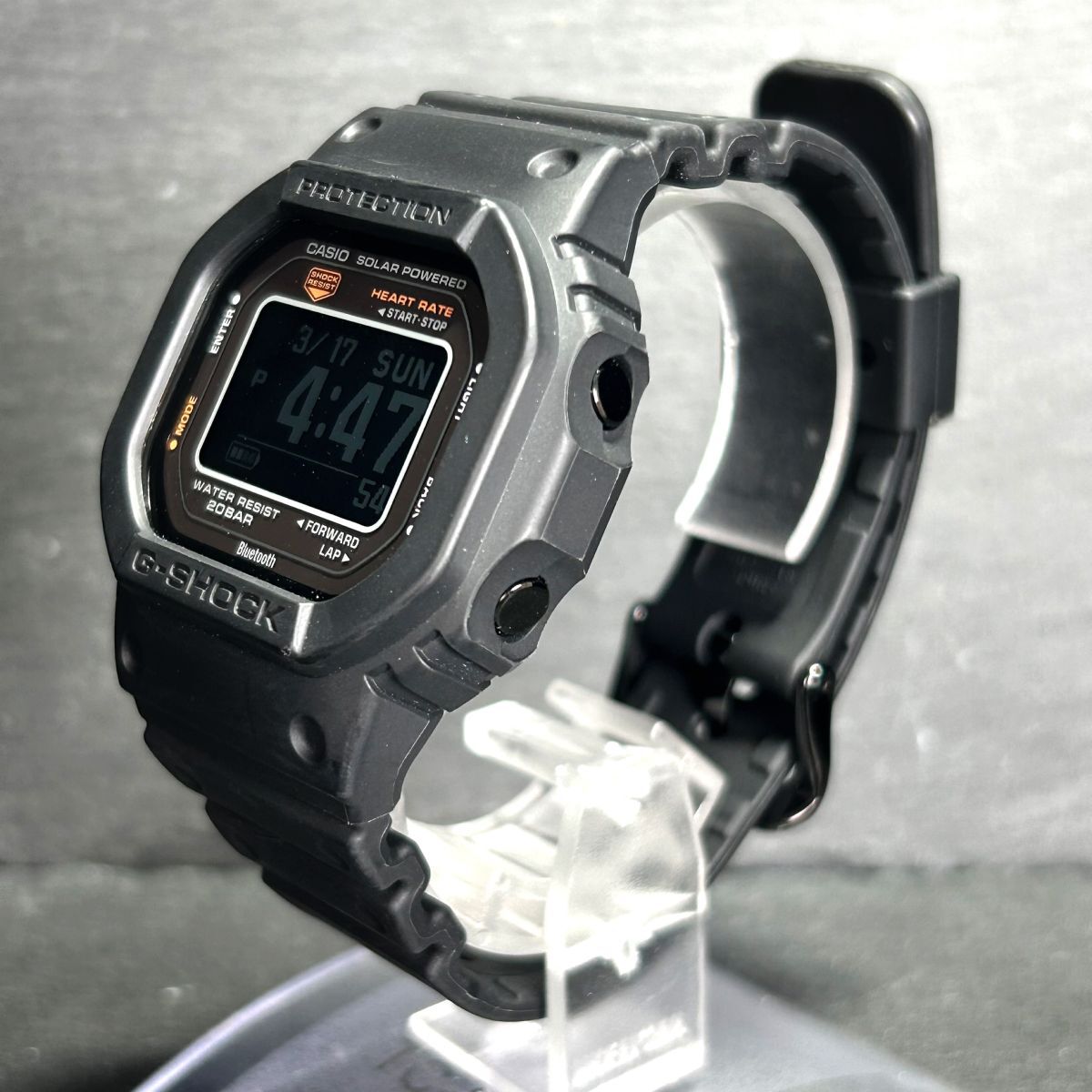 新品 CASIO カシオ G-SHOCK ジーショック G-SQUAD ジースクワッド DW-H5600-1JR 腕時計 モバイルリンク デジタル 充電 多機能 タフソーラー_画像6