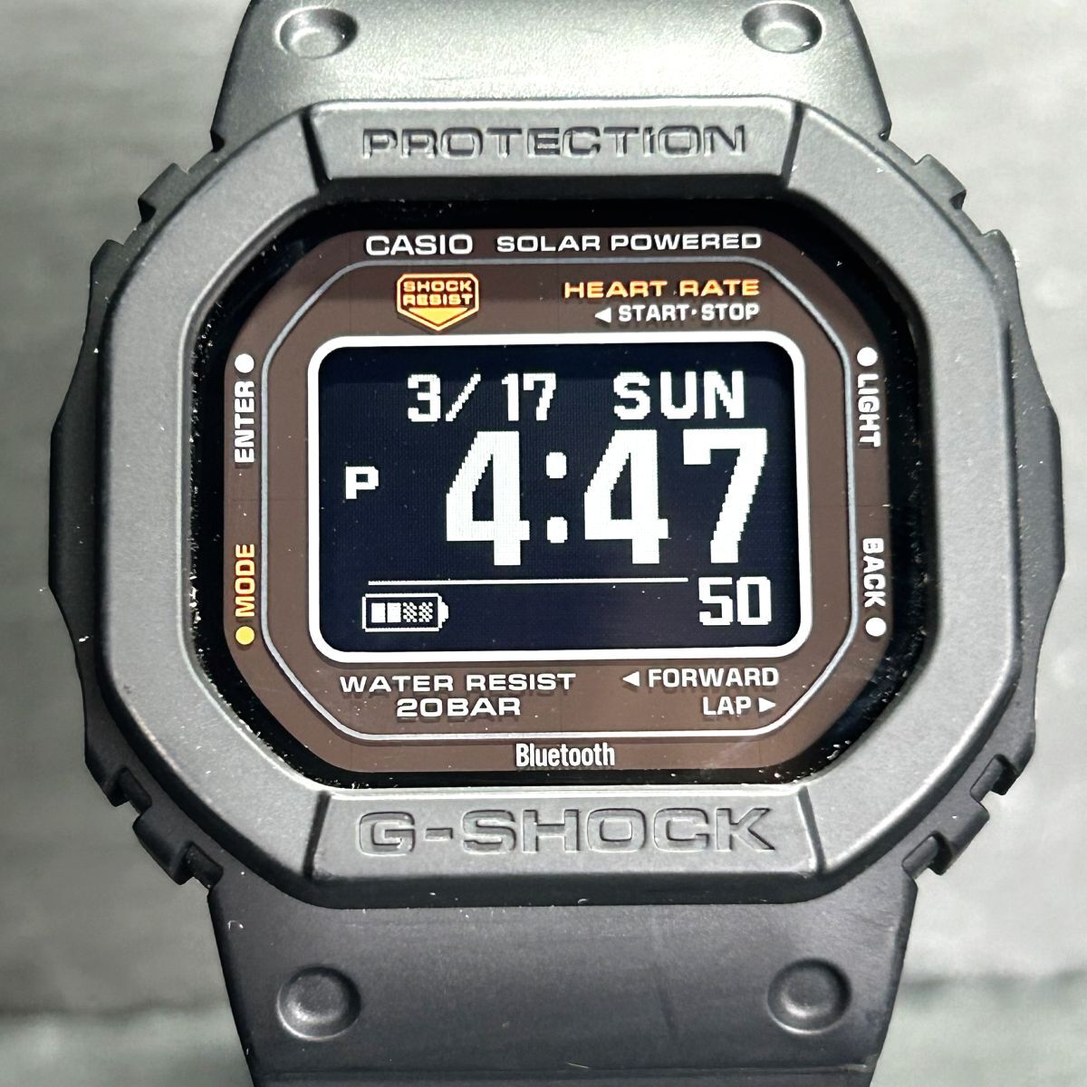 新品 CASIO カシオ G-SHOCK ジーショック G-SQUAD ジースクワッド DW-H5600-1JR 腕時計 モバイルリンク デジタル 充電 多機能 タフソーラー_画像3