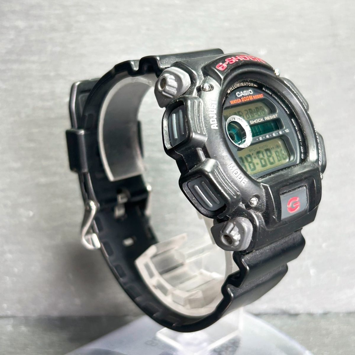 美品 CASIO カシオ G-SHOCK ジーショック DW-9052-1V 腕時計 クオーツ デジタル カレンダー 多機能 ステンレススチール 新品電池交換済み_画像5