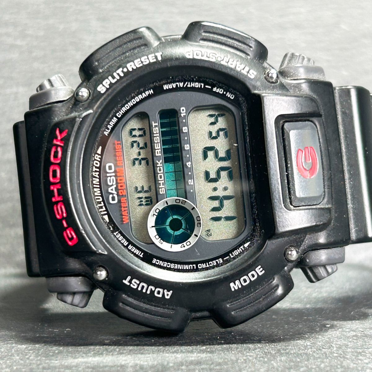 美品 CASIO カシオ G-SHOCK ジーショック DW-9052-1V 腕時計 クオーツ デジタル カレンダー 多機能 ステンレススチール 新品電池交換済み_画像4