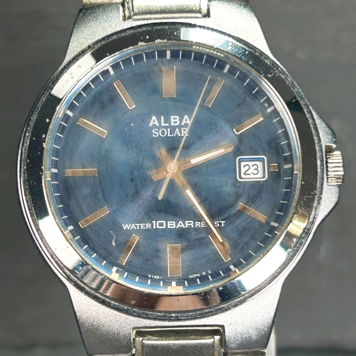 SEIKO セイコー ALBA アルバ V145-0BG0 腕時計 ソーラー アナログ 3針 カレンダー ステンレススチール ブルー×ゴールド文字盤 動作確認済_画像3