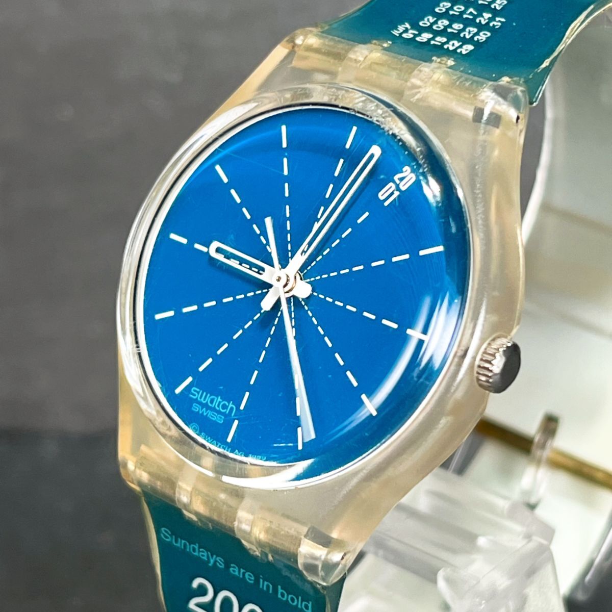 SWATCH スウォッチ 2000 And 1 AG1999 GK330 腕時計 アナログ クオーツ ブルー文字盤 カレンダー スケルトン シンプル 新品電池交換済みの画像2