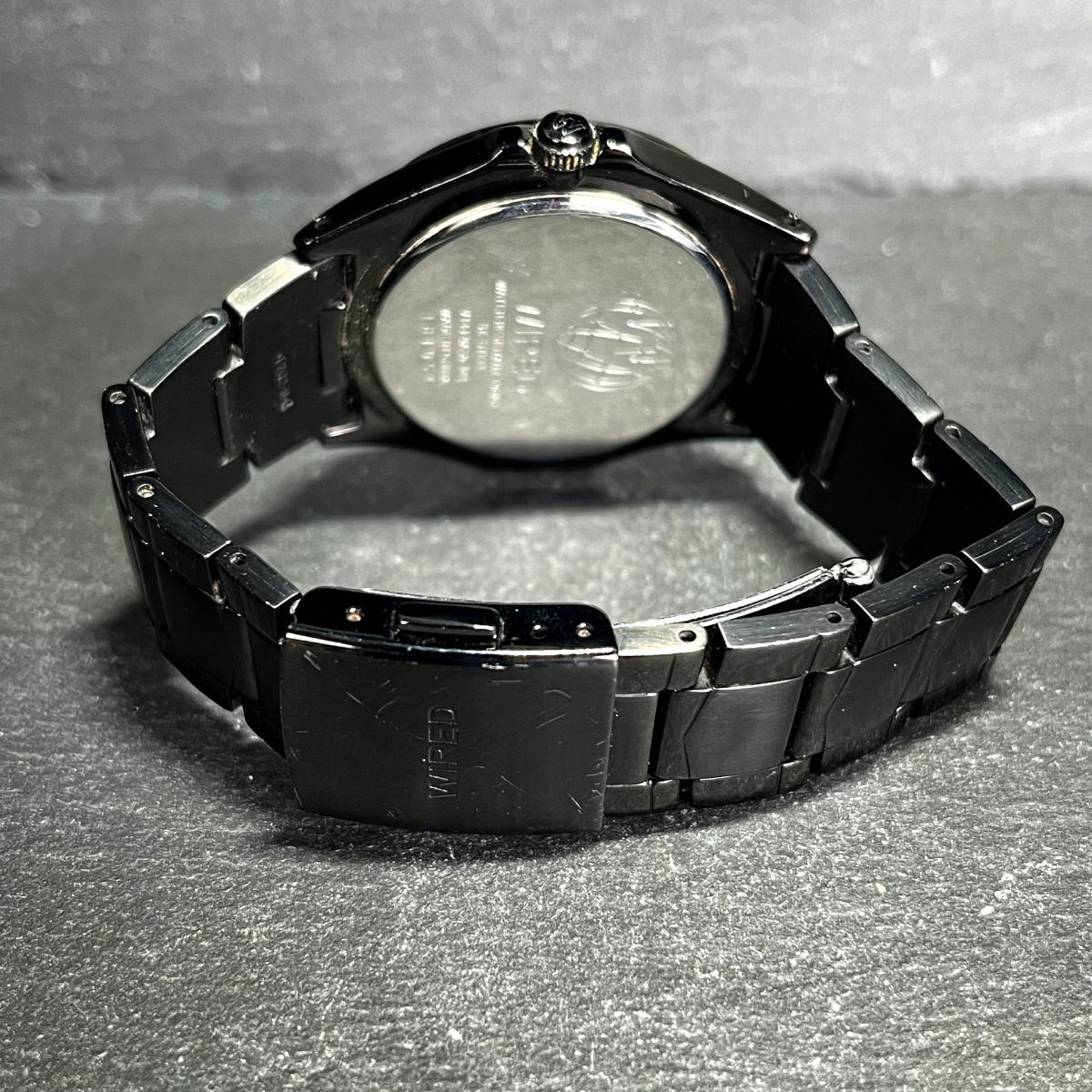 SEIKO セイコーWIRED ワイアード NEW STANDARD ニュースタンダード ソーラーモデル AGAD053 メンズ 腕時計 アナログ ブラック×ゴールド_画像6