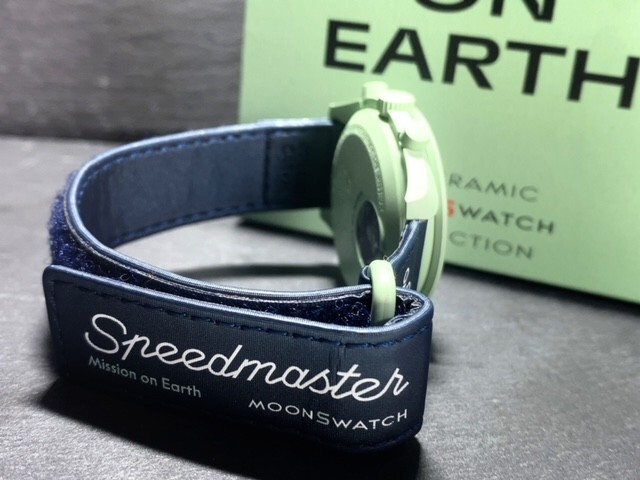 新品 Swatch × Omega スウォッチ × オメガ SO33G100 スピードマスター ミッションオン アース バイオセラミック ムーンスウォッチ 腕時計の画像6