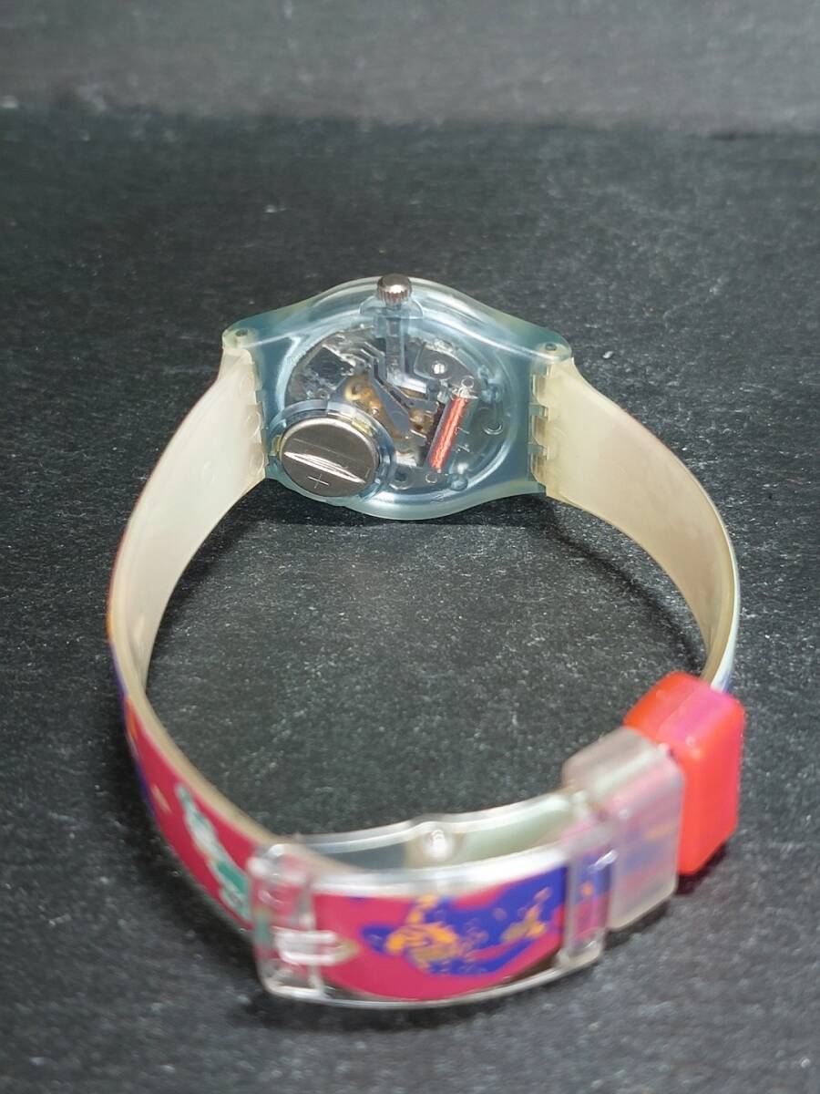 美品 箱付き SWATCH スウォッチ SkiSlope LN117 アナログ クォーツ ヴィンテージ 腕時計 スモールサイズ カラフル スケルトン ラバーベルト_画像6