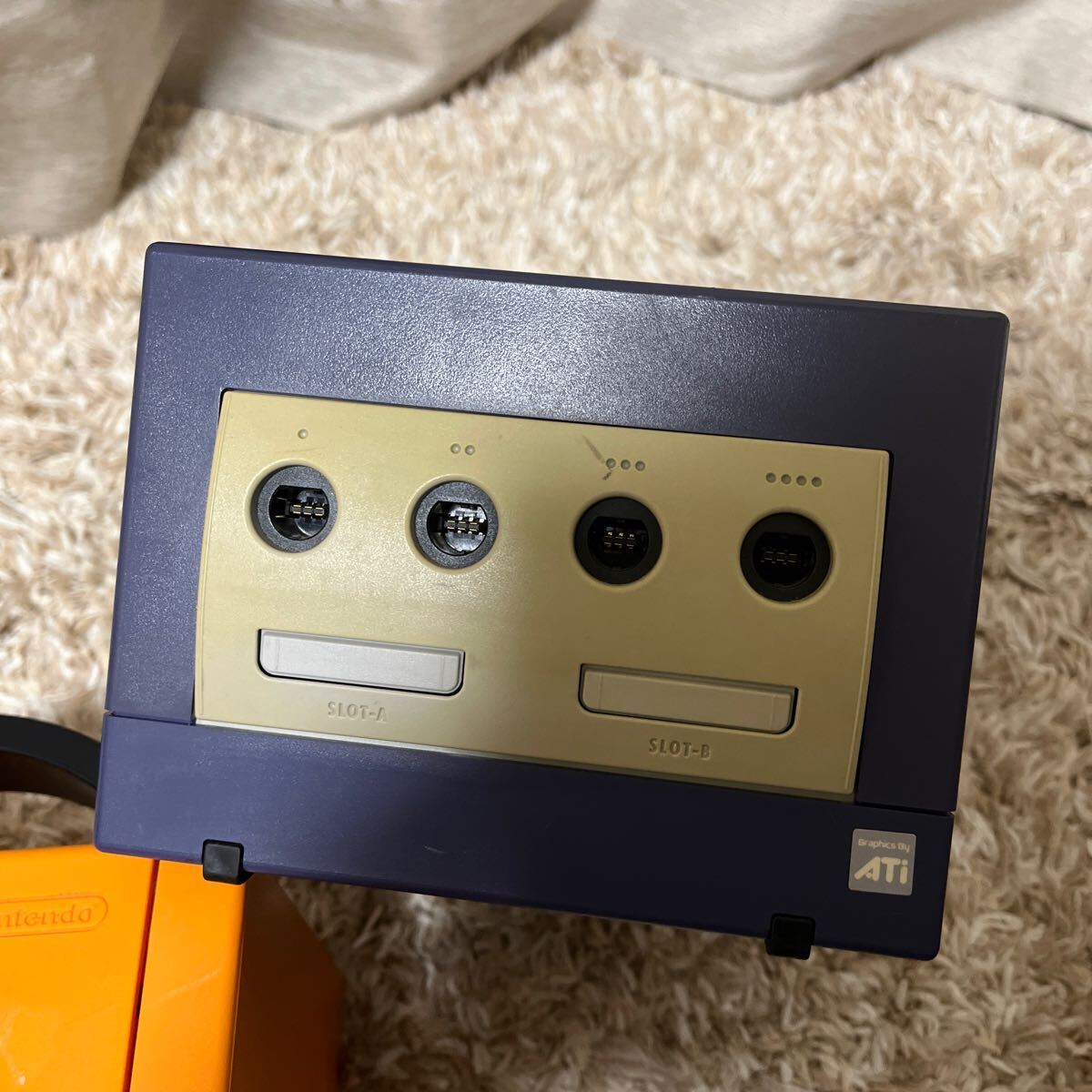 Nintendo 任天堂 ゲームキューブ 2台　ニンテンドー DOL-001 NINTENDO オレンジ バイオレット ジャンク品　GAMECUBE 本体_画像4