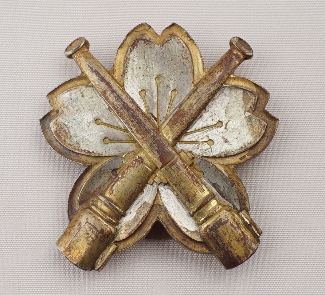 青葉510】実物美品 陸軍 野戦砲兵照準褒賞徽章 裏ピン付 明治 青葉510】実物美品 陸軍 野戦砲兵照準褒賞徽章 裏ピン付 明治