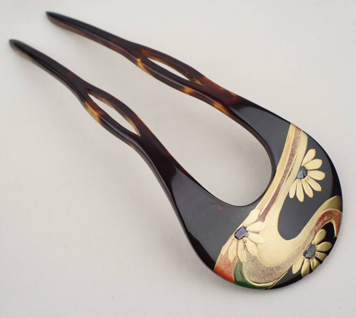 book@ tortoise shell .... lacqering mother-of-pearl . ornamental hairpin width 4.7cm free shipping 