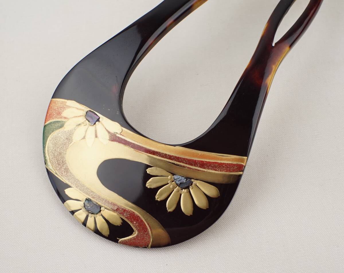 book@ tortoise shell .... lacqering mother-of-pearl . ornamental hairpin width 4.7cm free shipping 