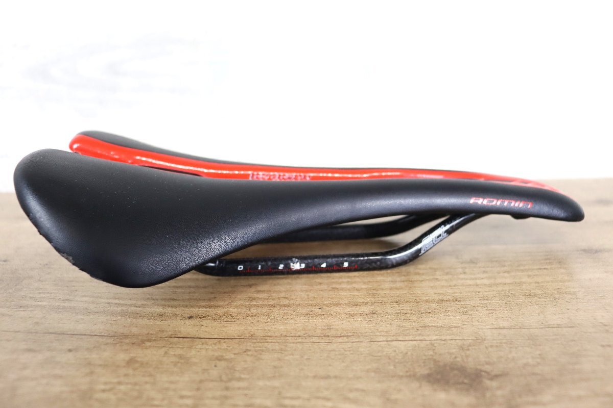 軽量　SPECIALIZED ROMIN　スペシャライズド　ローミン　143ｍｍ　カーボンレール　ファクトカーボン　黒　赤　サドル　cicli17　SA12_画像2