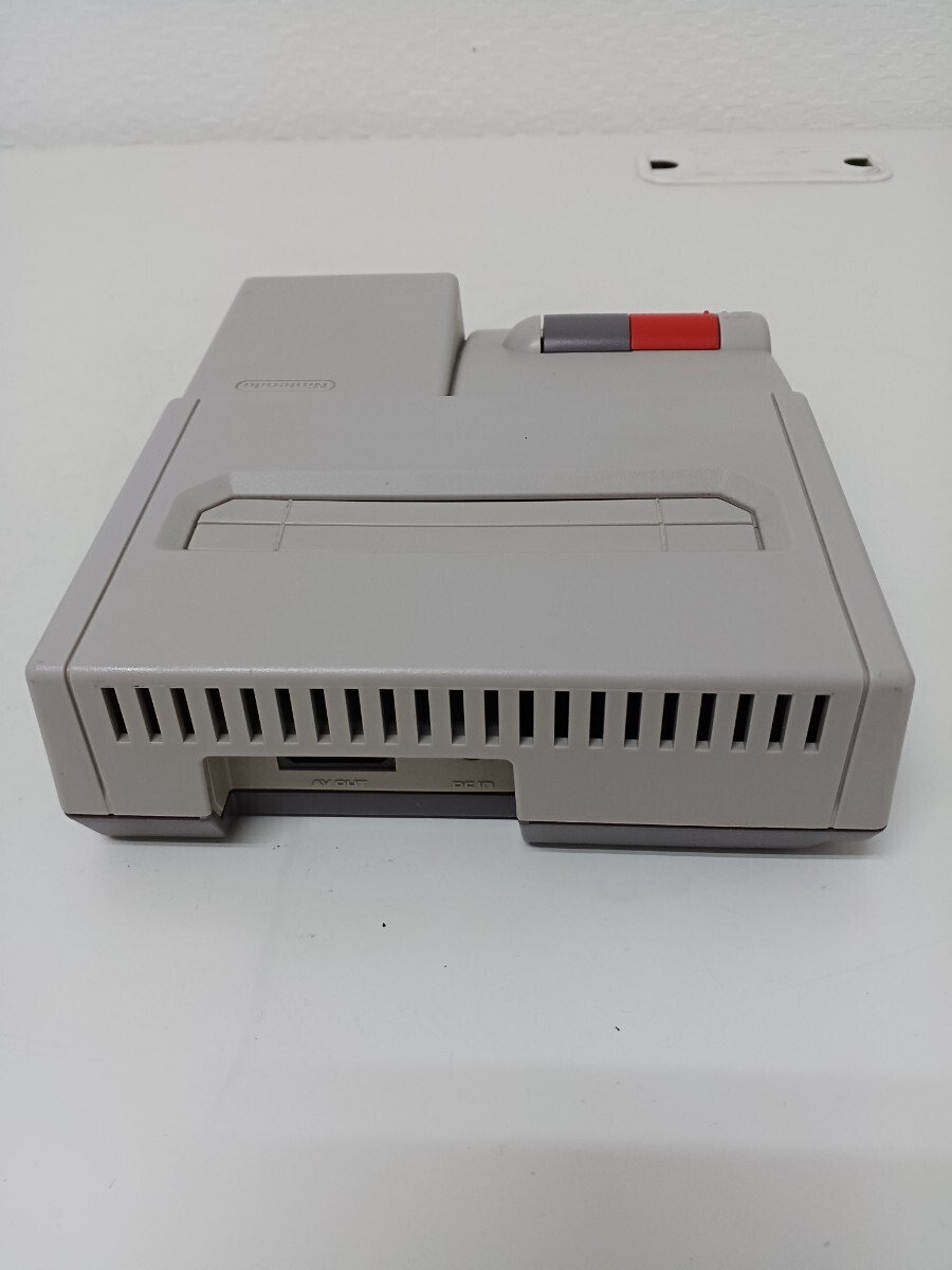 UU058 任天堂　Nintendo ニューファミコン本体（HVC-101）AV仕様　 ファミコン FC ファミリーコンピューター　説明書有　Z　現状品_画像5