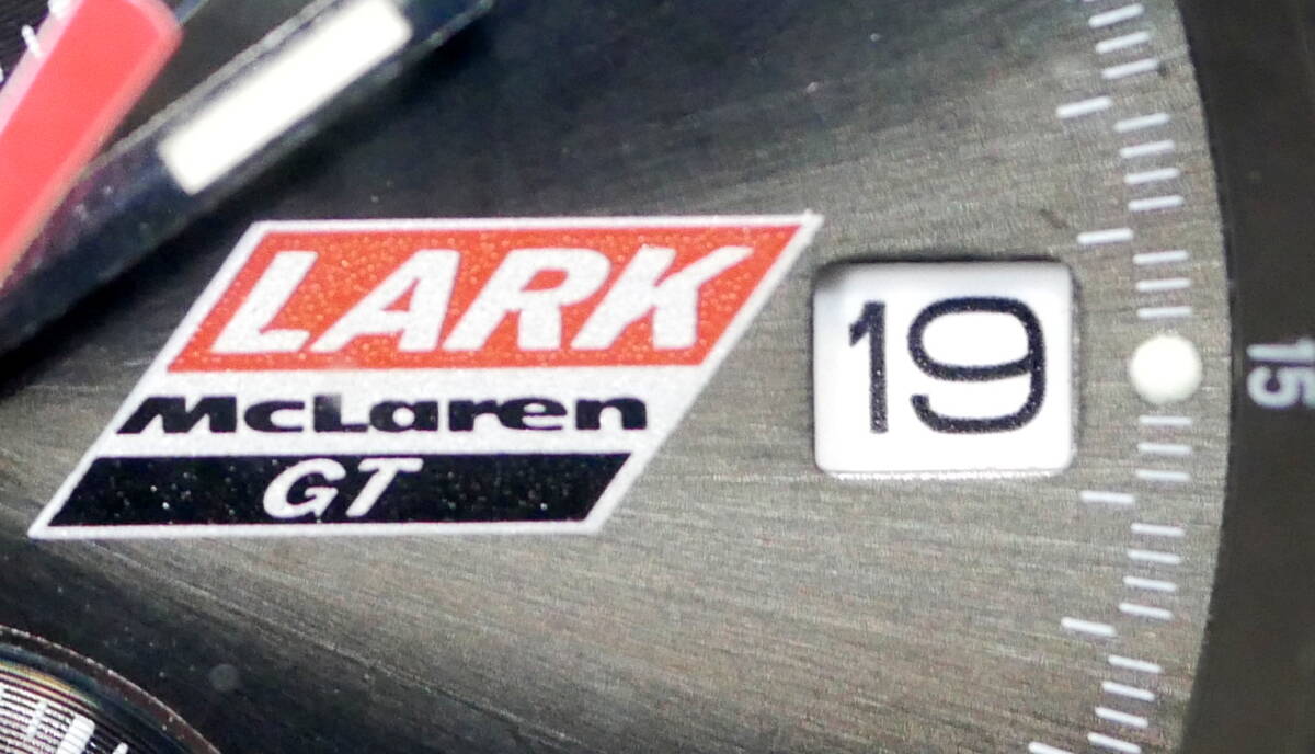 ▼送料180円(R603-B54)現状品 LARK McLaren GT ラーク マクラーレン 腕時計 QUARTZ クオーツ デイトの画像3