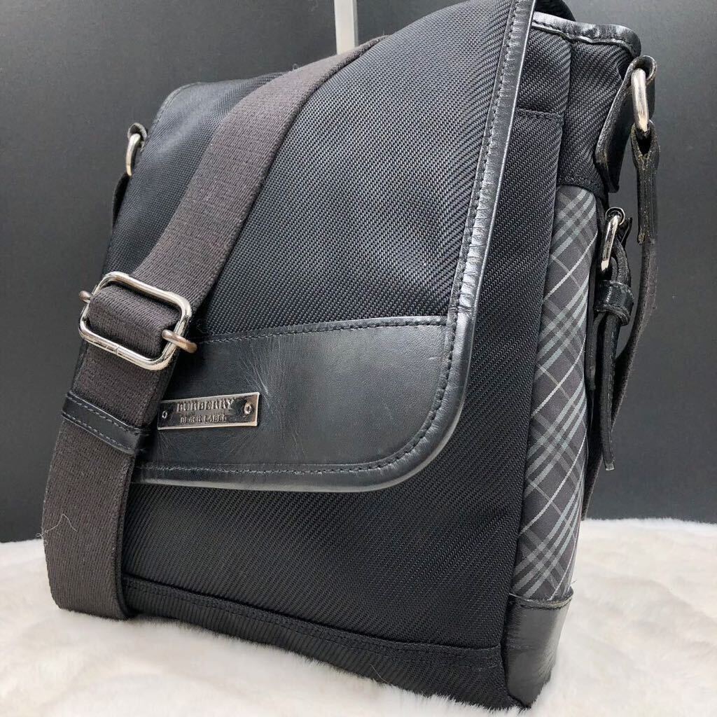 【美品】BURBERRY バーバリーブラックレーベル ショルダーバッグ メッセンジャー 斜め掛け ノバチェック ナイロン レザー シルバープレート_画像1