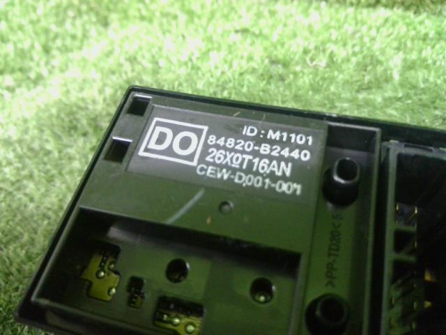 ピクシスメガ 4BA-LA700A パワーウインドウスイッチ D SA3 KF-VE R71 84820-B2440_画像4