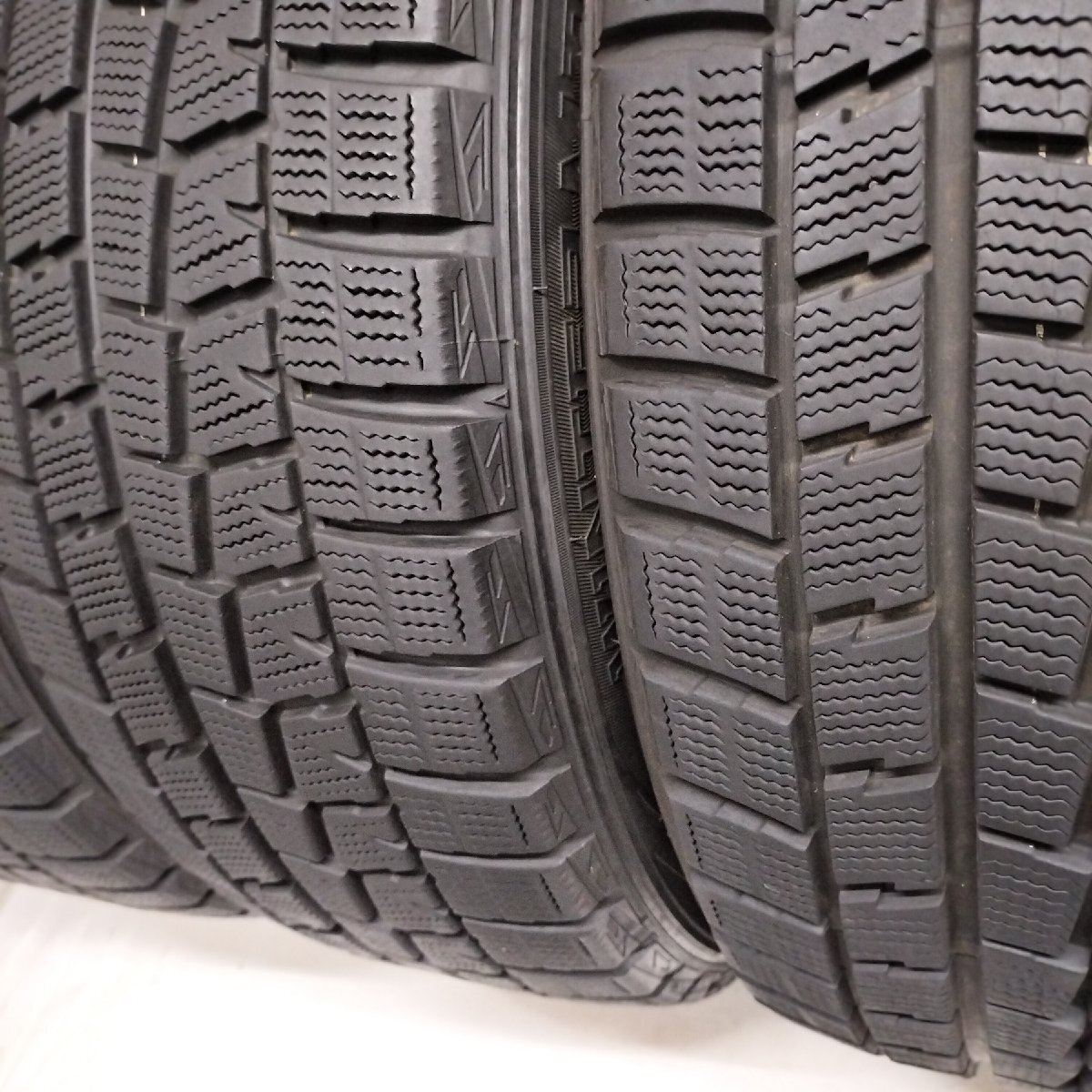 ◆本州・四国は送料無料◆ ＜スタッドレス 4本＞ 215/50R17 ダンロップ ウィンターマックス WM01 ’15年製 80～85% プリウスα ヴィッツ_画像3