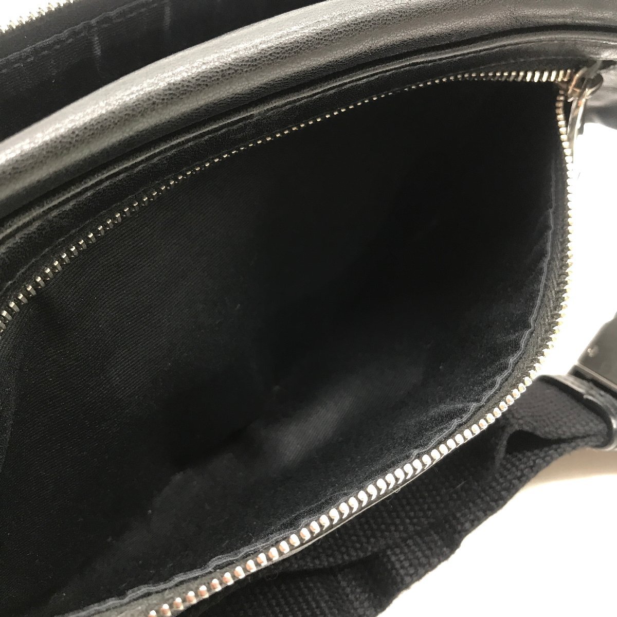 1円 良品 SAINT LAURENT サンローラン レザー クラシック ボディ ウエスト バッグ ブラック a2734_画像8