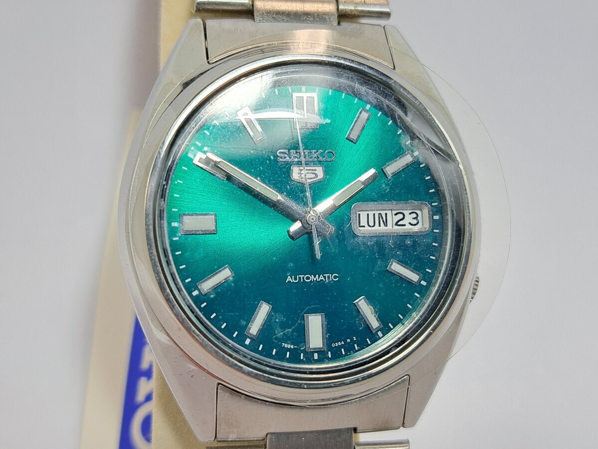 未使用 SEIKO セイコー5 AUTOMATIC 7S26 自動巻き オートマ デイデイト 緑色 グリーン文字盤 メンズ 腕時計 動作品_画像3