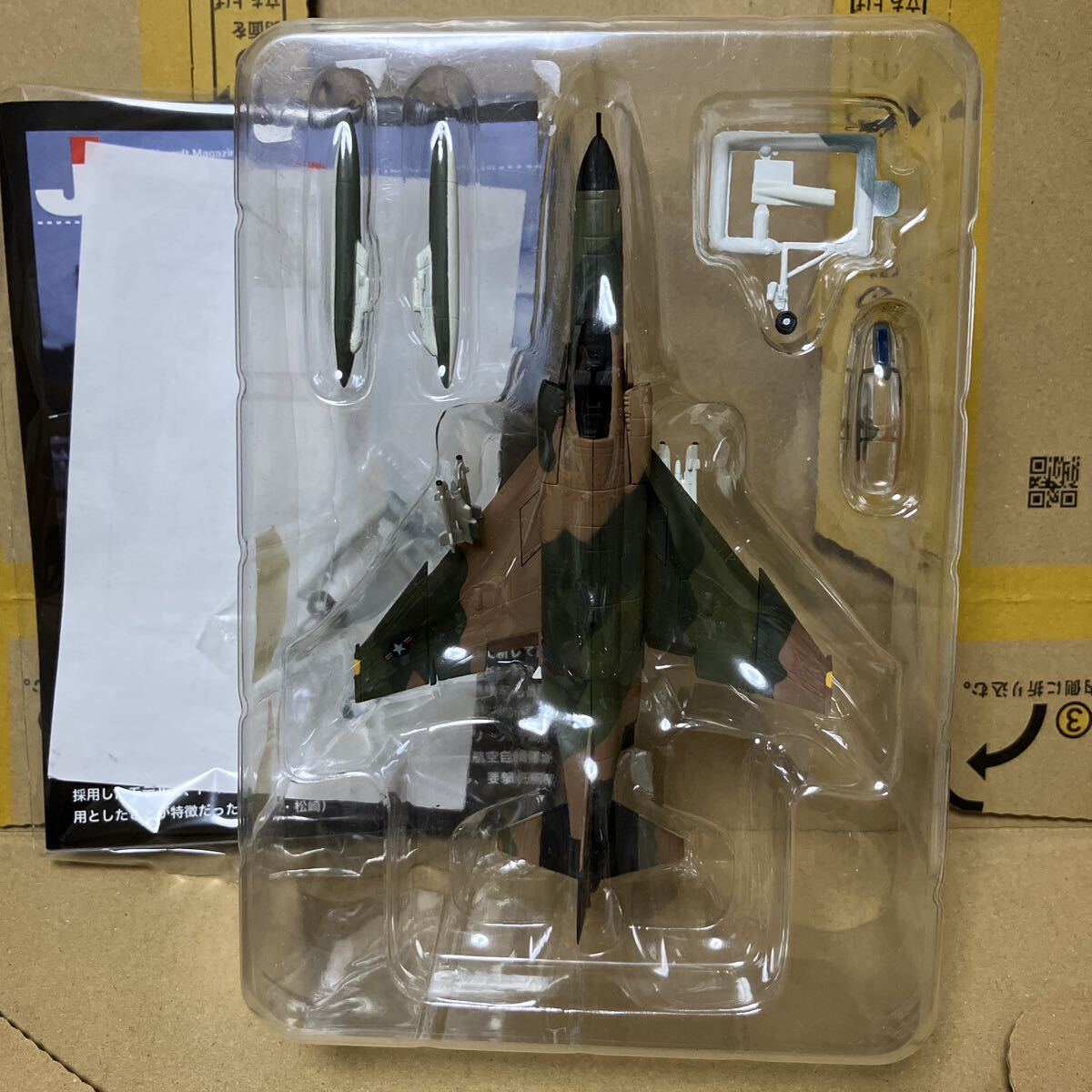 1/144 F-4E ファントム II 3TFW 90TFS クラーク基地 1974 カフェレオ Jwings MAS Vol.1 冷戦時代の翼の画像1