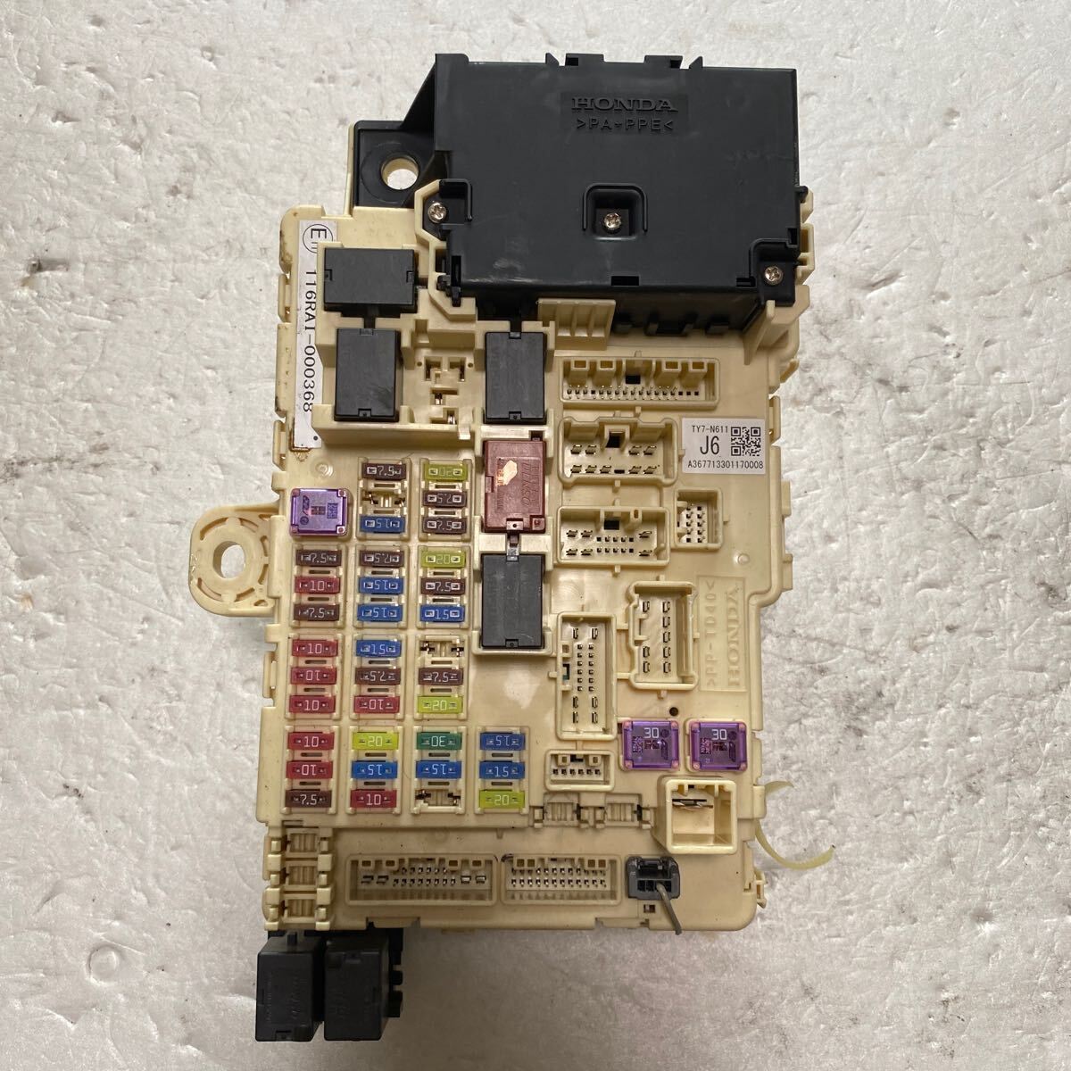 12 ホンダ JF1 Ｎ BOX N-BOX + プラス ヒューズボックス リレー　ジャンクションブロック　M-321_画像1