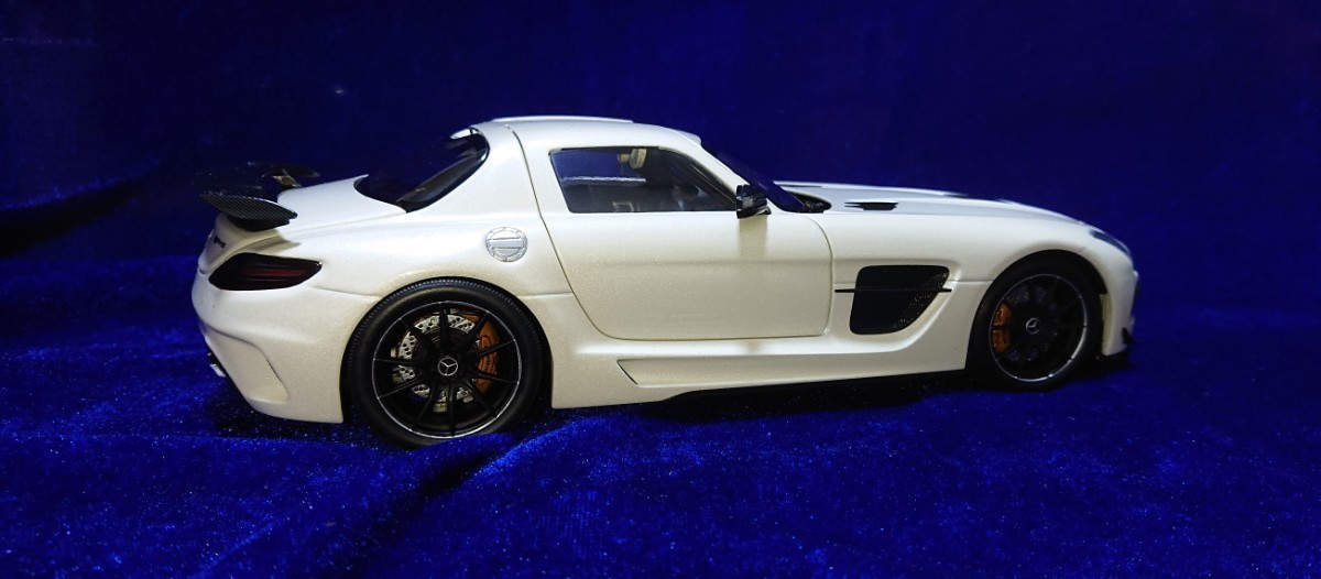 1/18 PMA MINICHAMPS Mercedes Benz SLS AMG BLACK SERIES 2013 メルセデス ベンツ ブラックシリーズ White Metallic ミニチャンプス_画像6