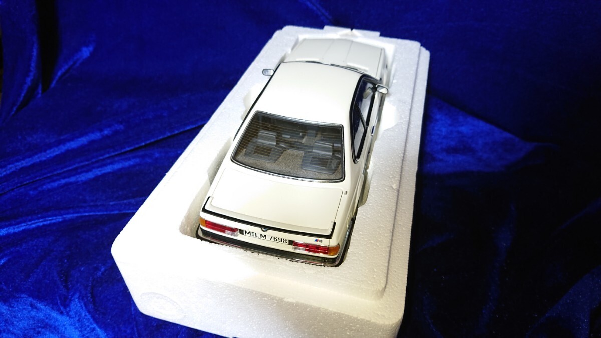 Yahoo!オークション - 1/18 Autoart オートアート BMW M 635 E24 Yahoo!オークション - 1/18 Autoart オートアート BMW M 635 E24