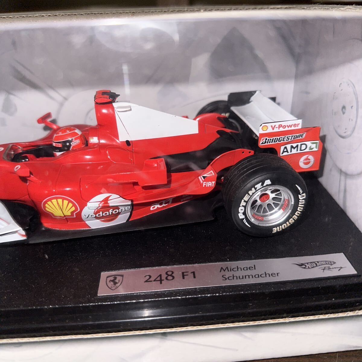 ホットウィール フェラーリ 248F1 1/18ミハエルシューマッハ 2006年の画像4