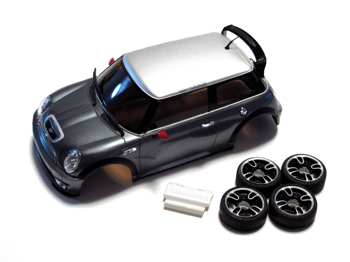 京商 Mini-z ミニッツ ミニクーパーS MINI COOPER-S JCW GP メタリックグレー MZP127GRの画像1