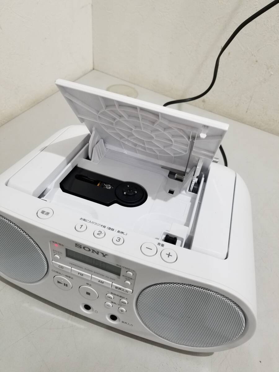 ■【56925】中古良品★SONY CDラジオ ZS-S40 ホワイト 2019年製造　通電品 CD・ラジオ聴ける　防災にも便利■_画像4