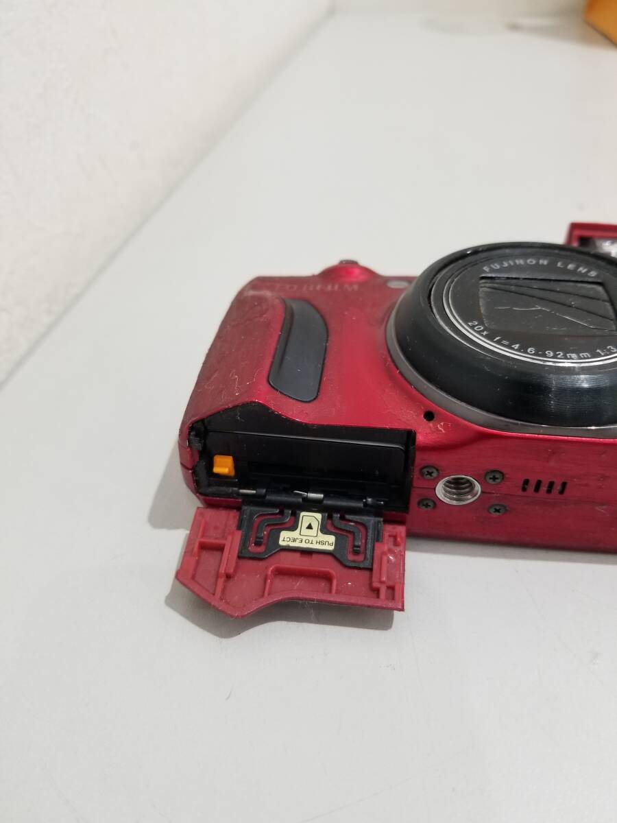 ■【57470】中古激安★FUJIFILM　FinePix　F770EXR　GPS　デジカメ　外装劣化　現状ジャンク品■_画像4