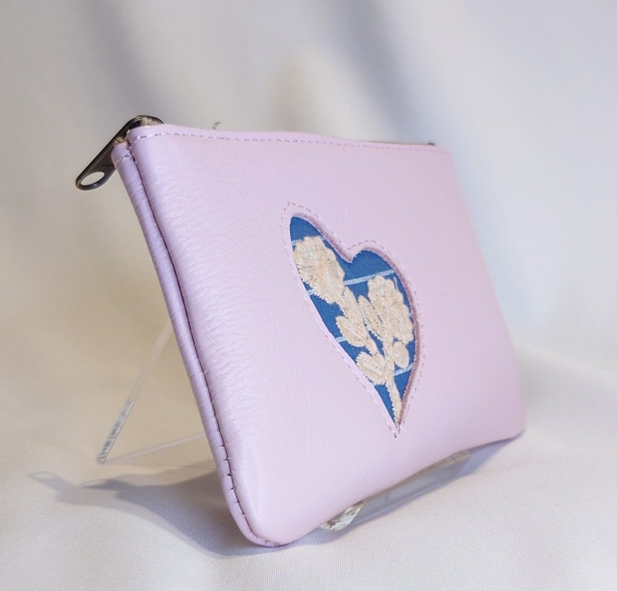 ハンドメイド　牛革　ミナペルホネン花柄刺繍付きピンクのミニ財布兼カードケース
