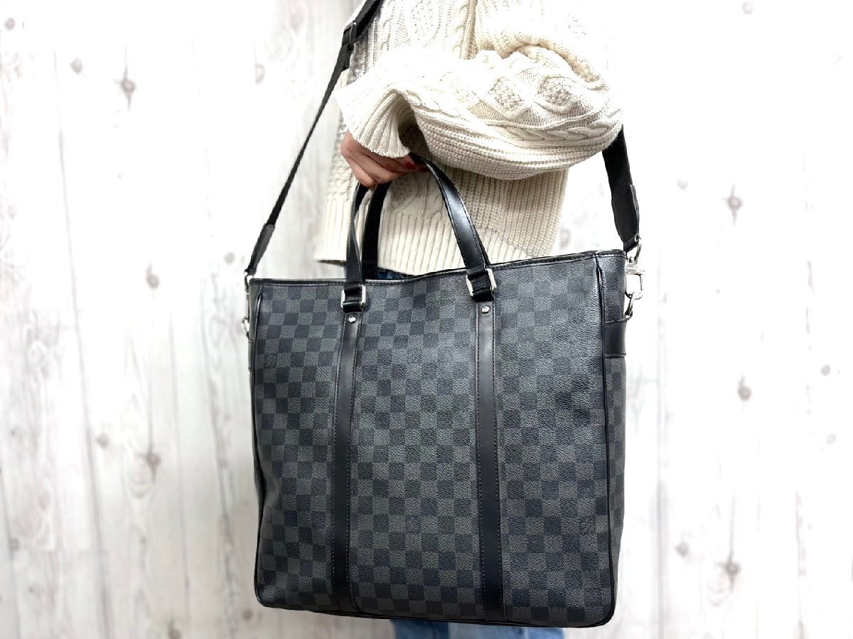 極美品 LOUIS VUITTON ルイヴィトン ダミエグラフィット タダオ トートバッグ ショルダー バッグ N51192 レザー黒 A4可2WAYメンズ69230_画像1