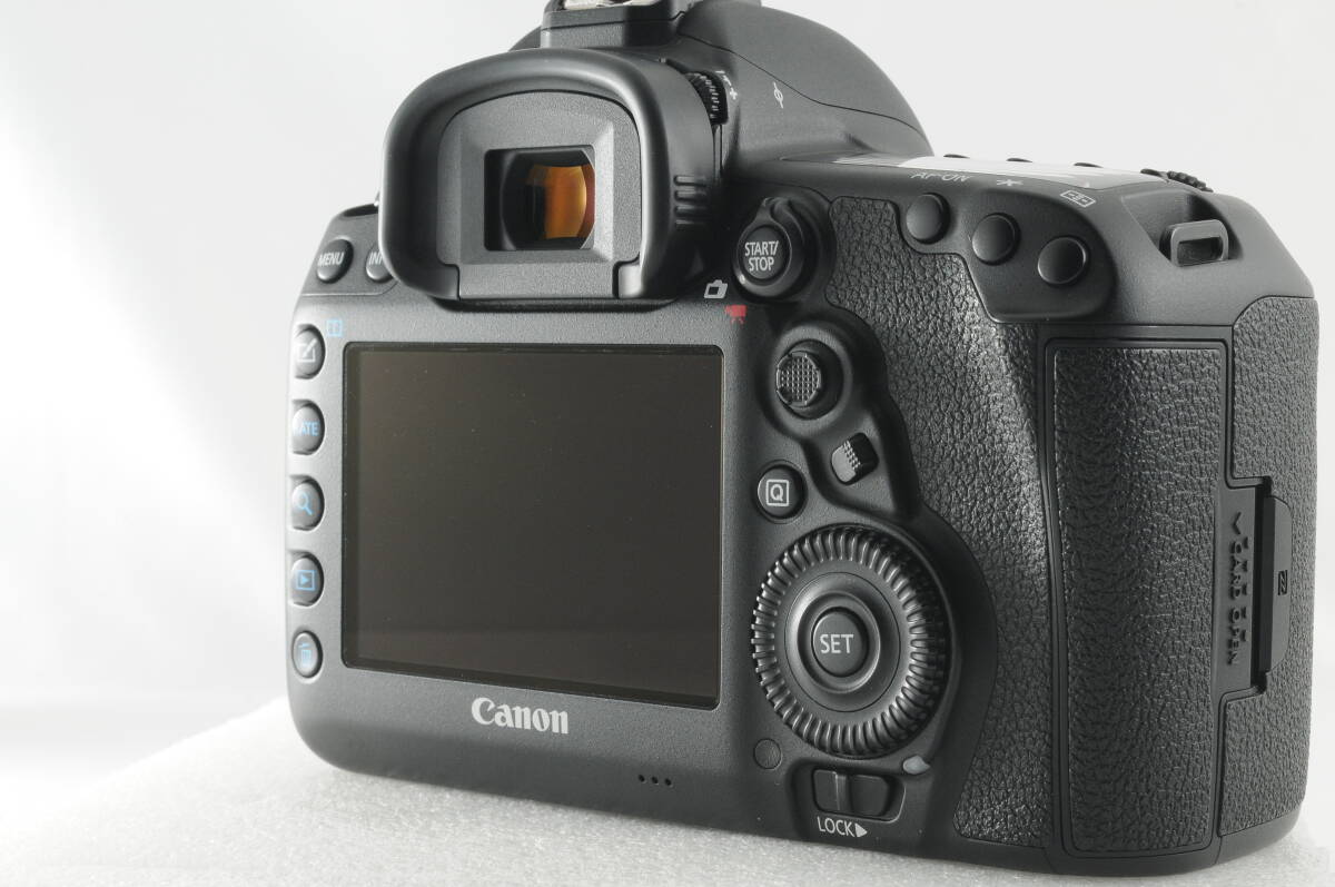 【極上品】CANON キヤノン EOS イオス 5D Mark IV 4 ボディー 液晶部スレキズ皆無 カビクモリ無し 清潔感溢れる外観 動作良好 元箱付き#906_画像8