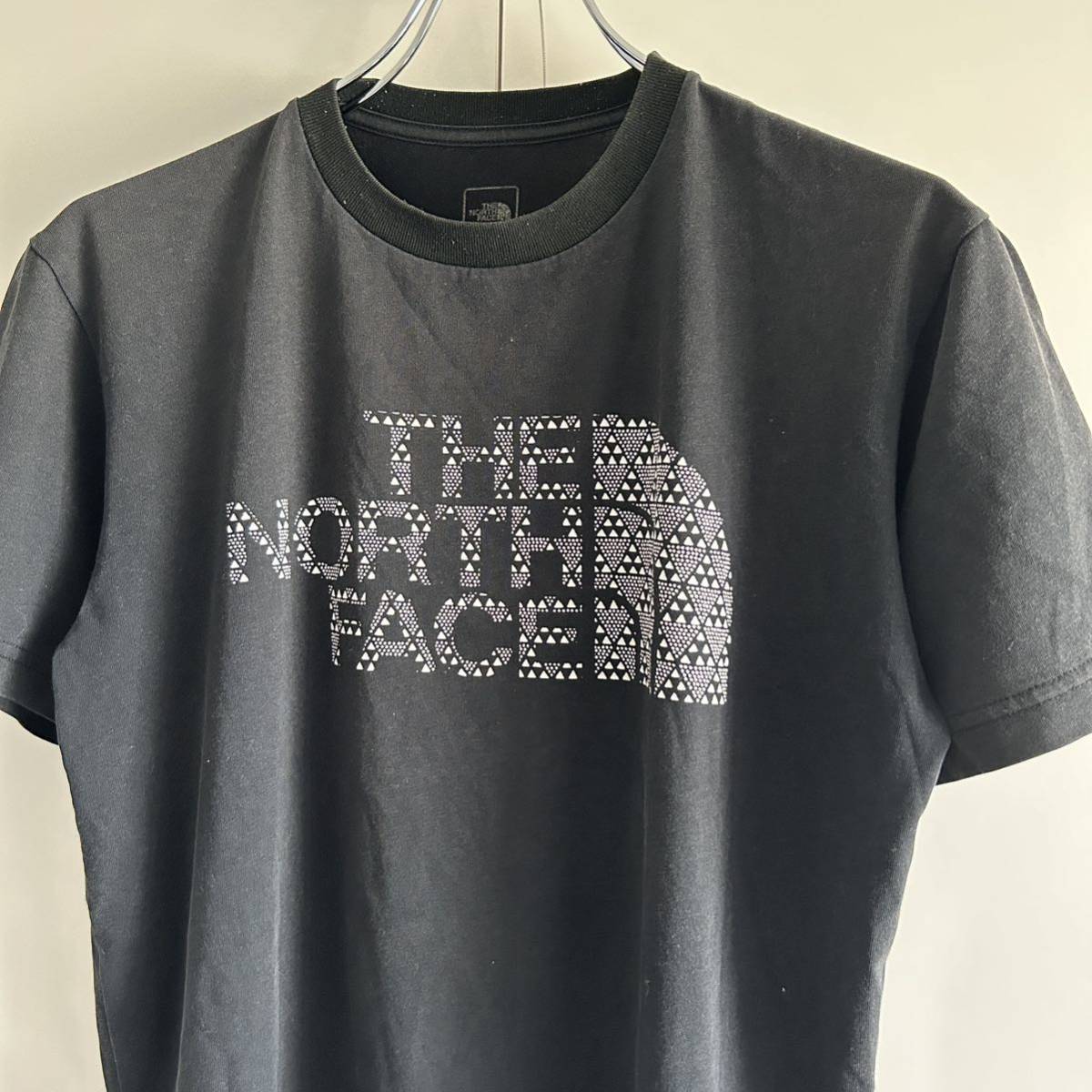 THE NORTH FACE ザノースフェイス プリント Tシャツ M アウトドア ロゴプリント ブラック NT31703X 正規品の画像1