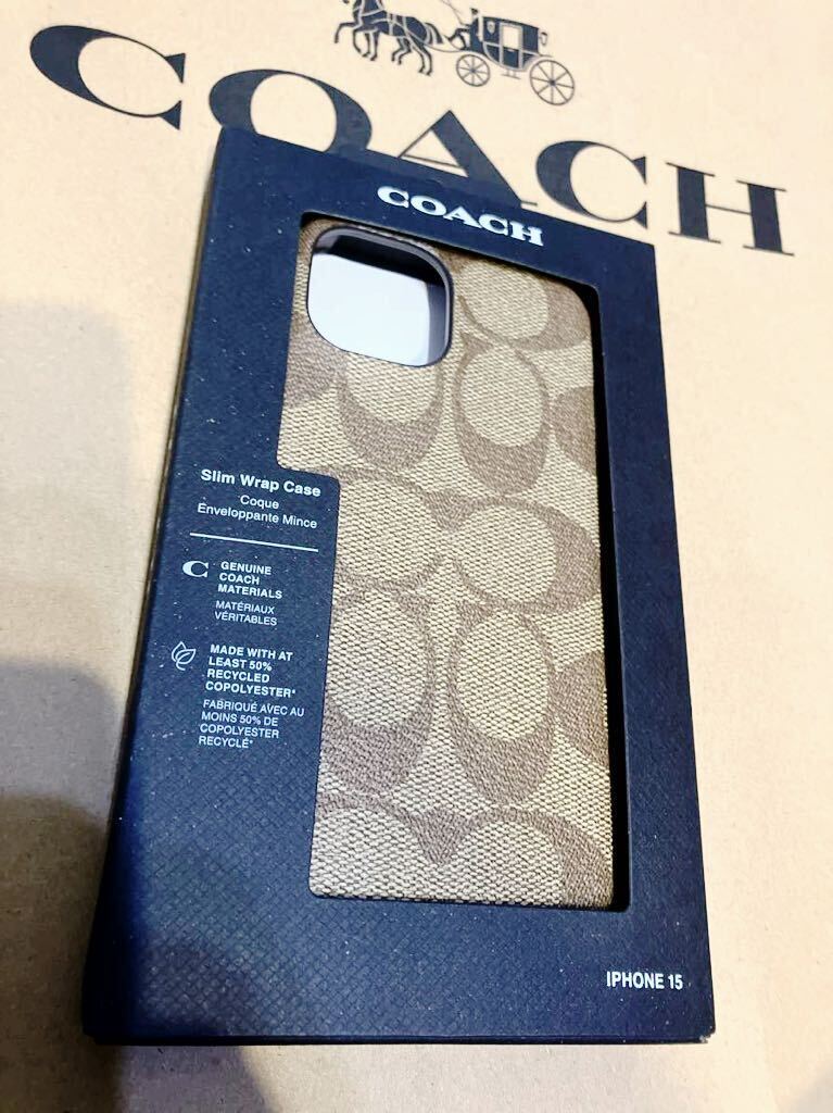 送料込●新品● COACH カーキ系B iPhone15 iPhoneケース 型押しレザー シグネチャー スマホケース コーチ コーテッドキャンバス_画像1