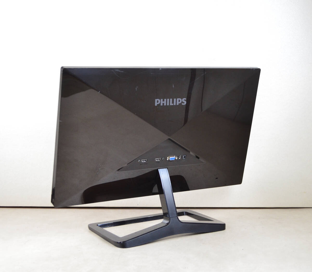 4577　超薄型ベゼル　PHILIPS　23型ワイド　238C5Q　フルHD　ゲーミング　HDMI/MHL　IPSパネル　LED　ディスプレイ_画像4