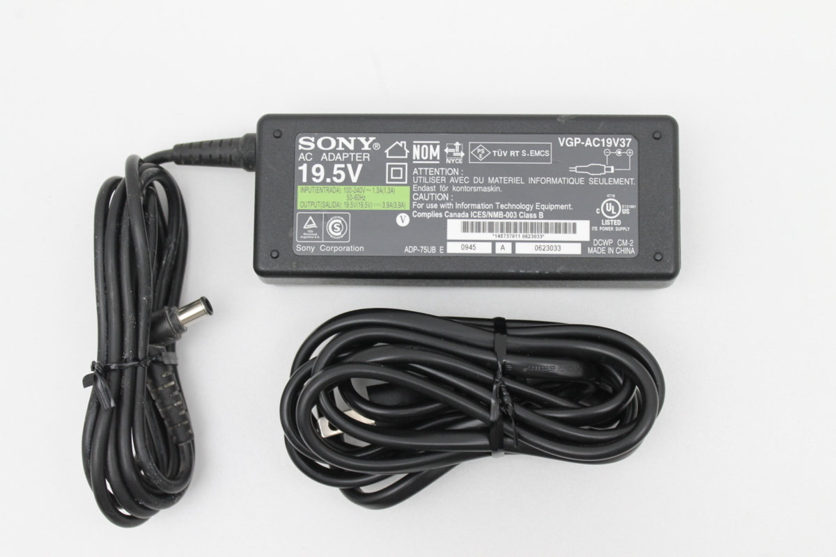 【送料無料】 SONY ACアダプタ 19.5V 3.9A VGP-AC19V37 差込口 外形約6.4mmX内径約4.0mm_画像1