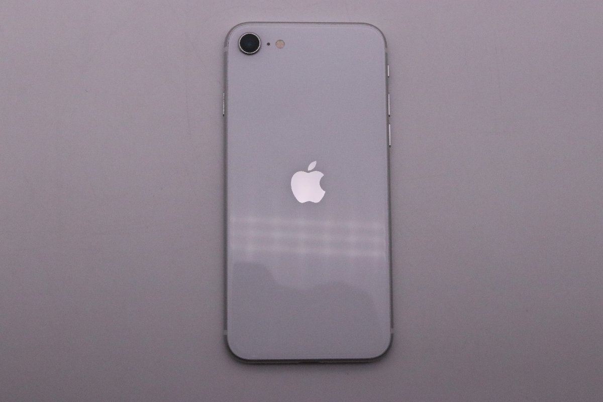 【動作確認済み】Apple iPhoneSE 64GB (第2世代) White A2296 MHGQ3J/A バッテリ83% 白 本体 箱付き Softbank【漂亮】1円～の画像3